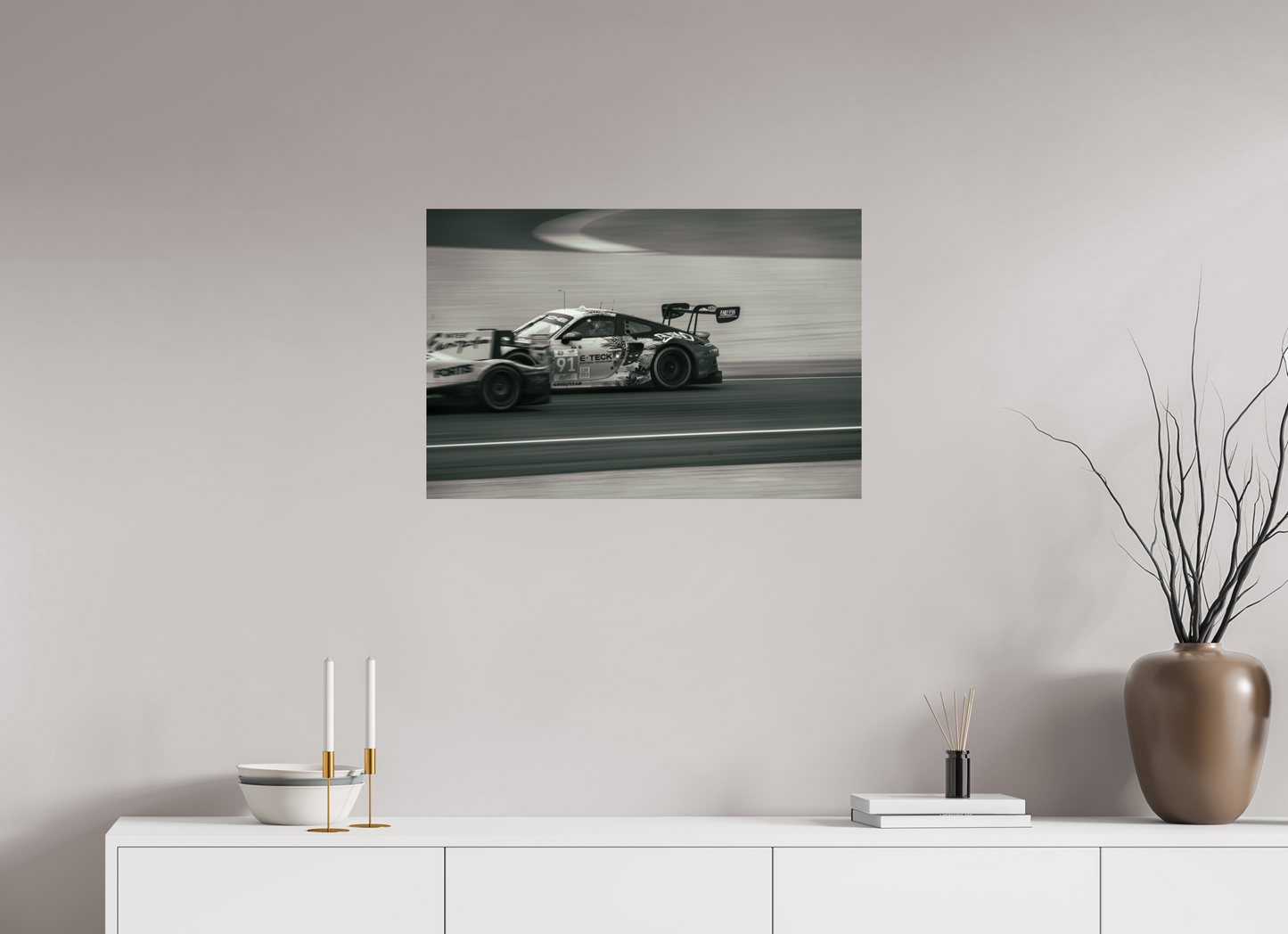 Porsche LMGT3 - Confrontation Intense aux 24h du Mans 2024