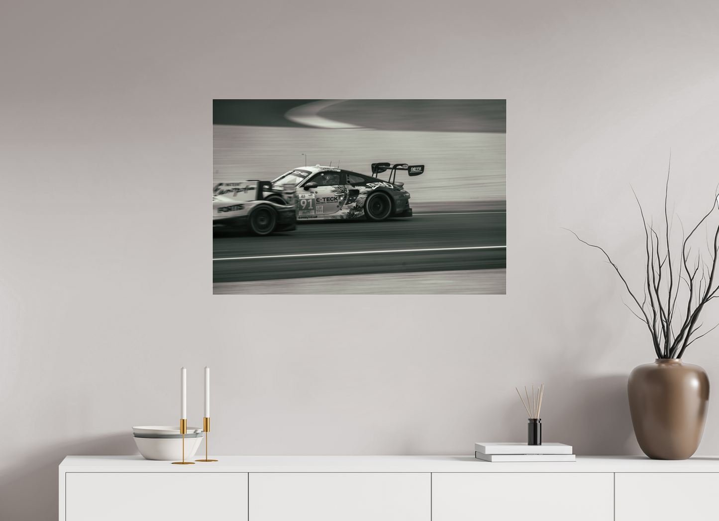 Porsche LMGT3 - Confrontation Intense aux 24h du Mans 2024