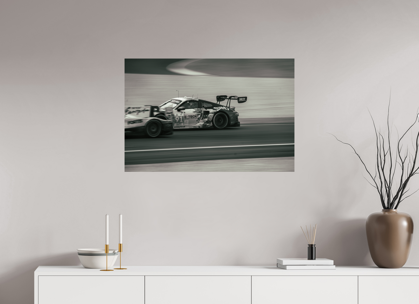 Porsche LMGT3 - Confrontation Intense aux 24h du Mans 2024