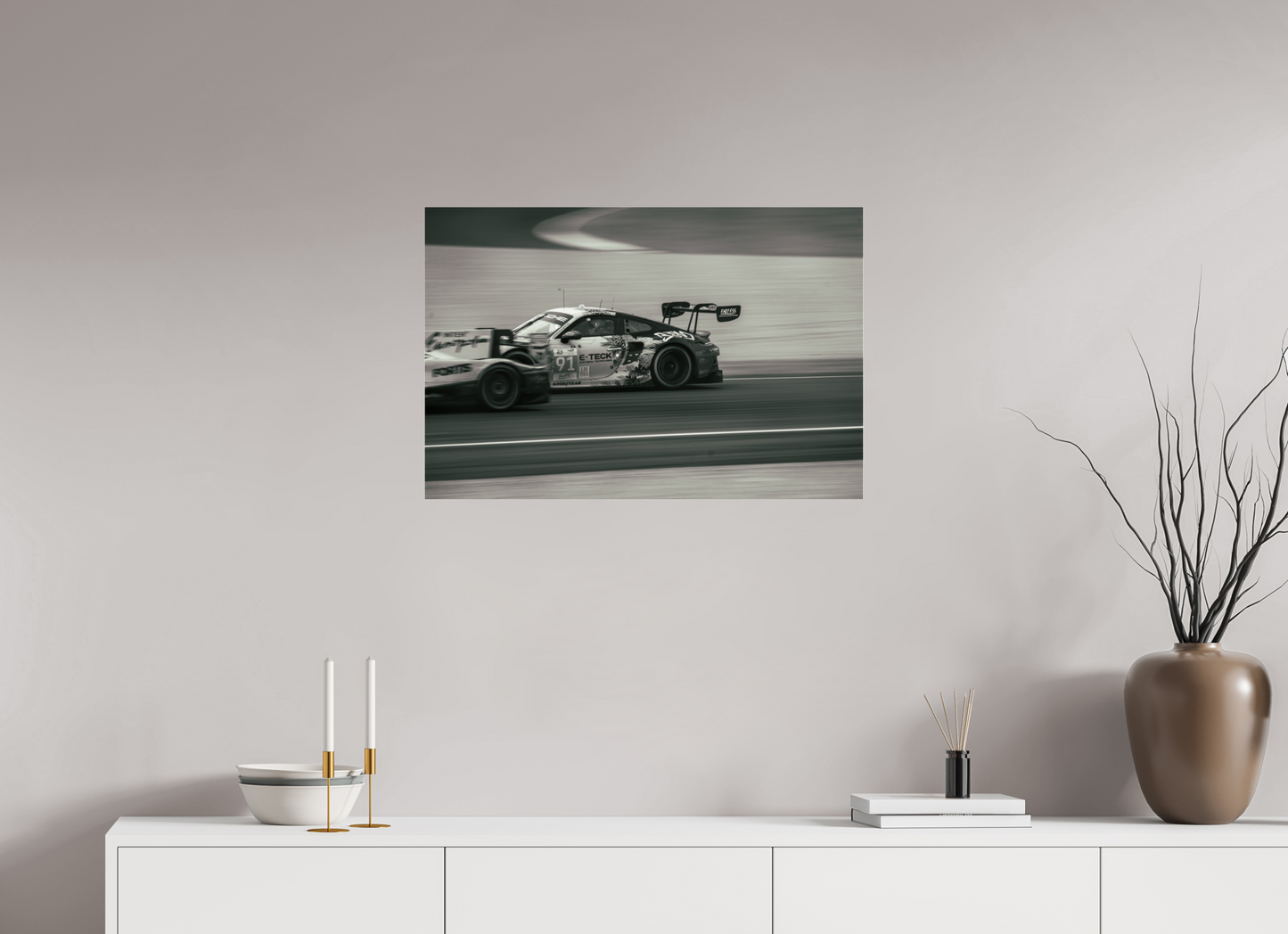 Porsche LMGT3 - Confrontation Intense aux 24h du Mans 2024