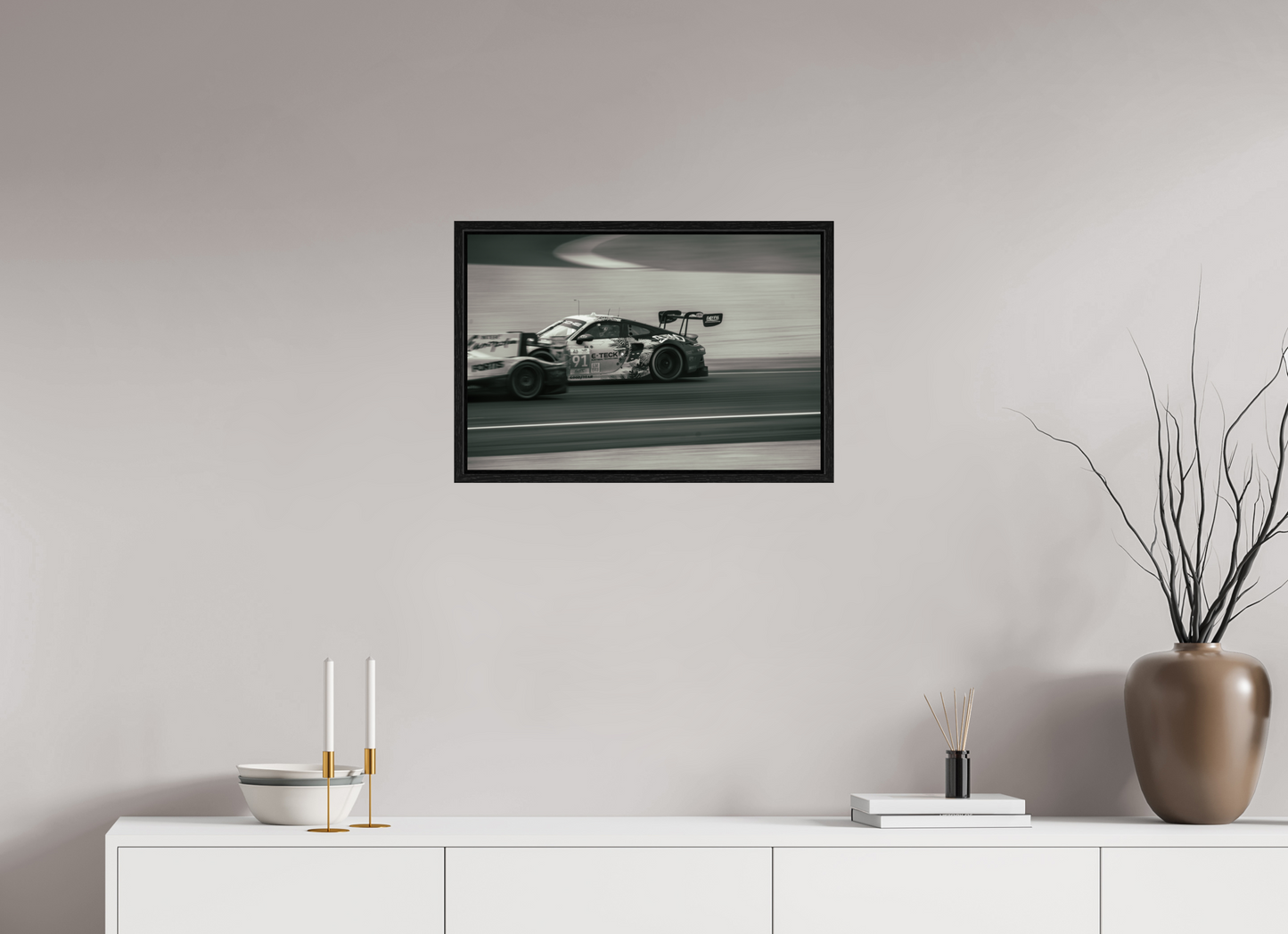 Porsche LMGT3 - Confrontation Intense aux 24h du Mans 2024