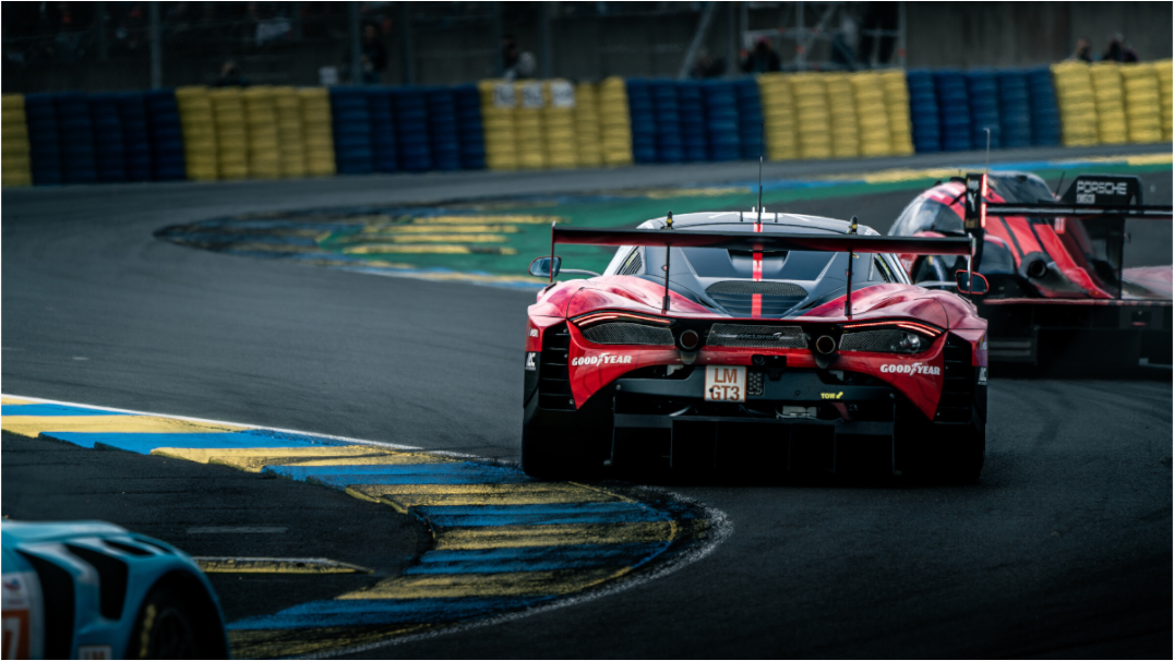 Main image Photographie Murale - Mclaren 720s LMGT3 Evo